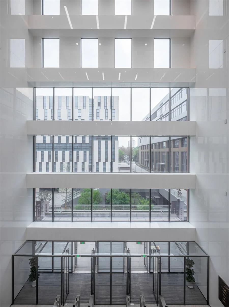 尊龙凯时 - 尊龙凯时捐赠清华大学经管新楼完工｜献礼清华大学110周年校庆
