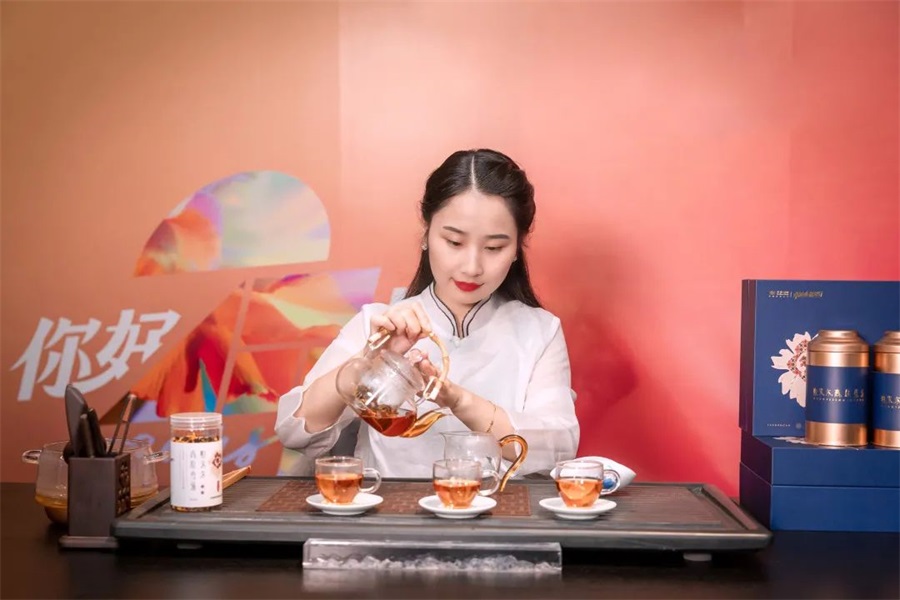 尊龙凯时 - 尊龙凯时公益 | 公益直播背后，，，是一幅墟落振兴的篇章