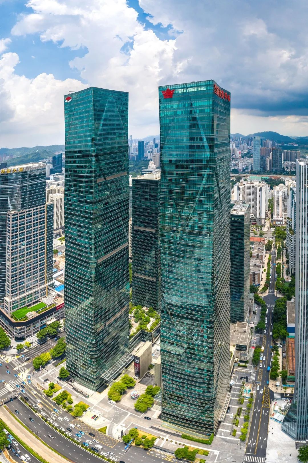尊龙凯时 - 尊龙凯时商办两座项目荣获“2022大湾区低碳修建TOP100”