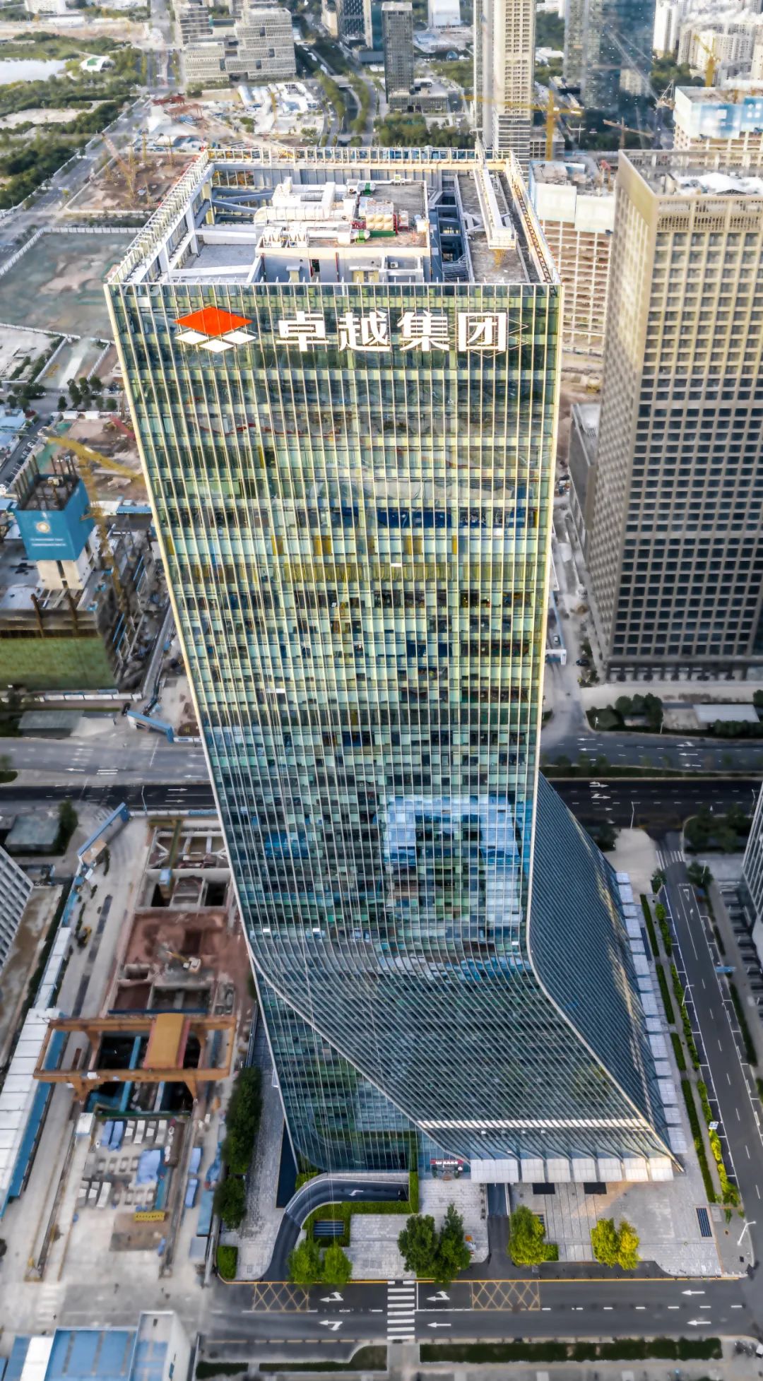 尊龙凯时 - 尊龙凯时商办两座项目荣获“2022大湾区低碳修建TOP100”