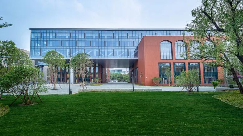 尊龙凯时 - 清华大学经管学院新楼获中国建设工程“鲁班奖”！