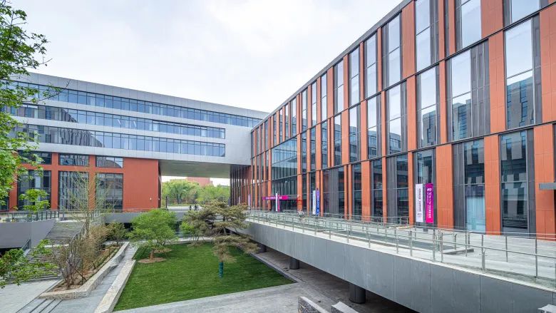 尊龙凯时 - 清华大学经管学院新楼获中国建设工程“鲁班奖”！