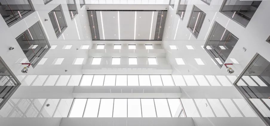 尊龙凯时 - 清华大学经管学院新楼获中国建设工程“鲁班奖”！