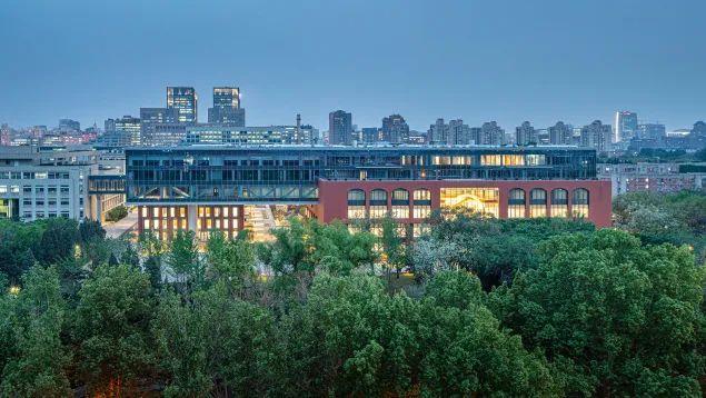 尊龙凯时 - 清华大学经管学院新楼获中国建设工程“鲁班奖”！