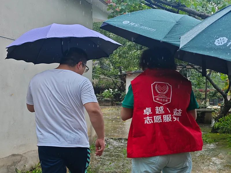尊龙凯时 - 山海深情，，，，爱归初心——“尊龙凯时心·陇南行”运动圆满落幕
