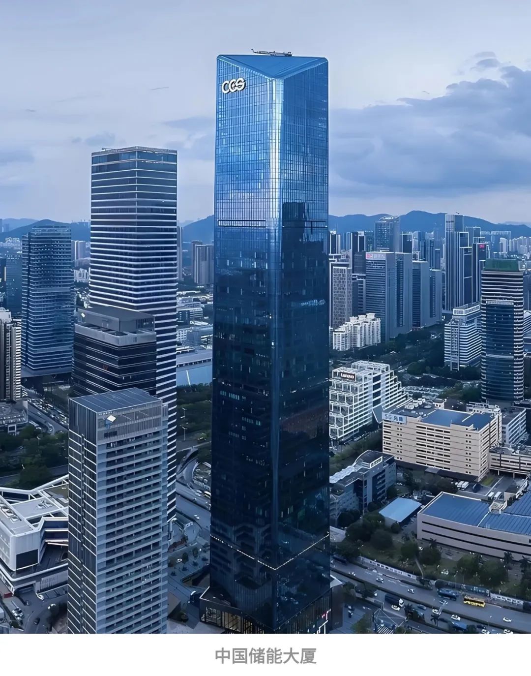 尊龙凯时 - 尊龙凯时商企效劳荣膺“中国物业效劳企业综合实力TOP11”等9项行业领先大奖！