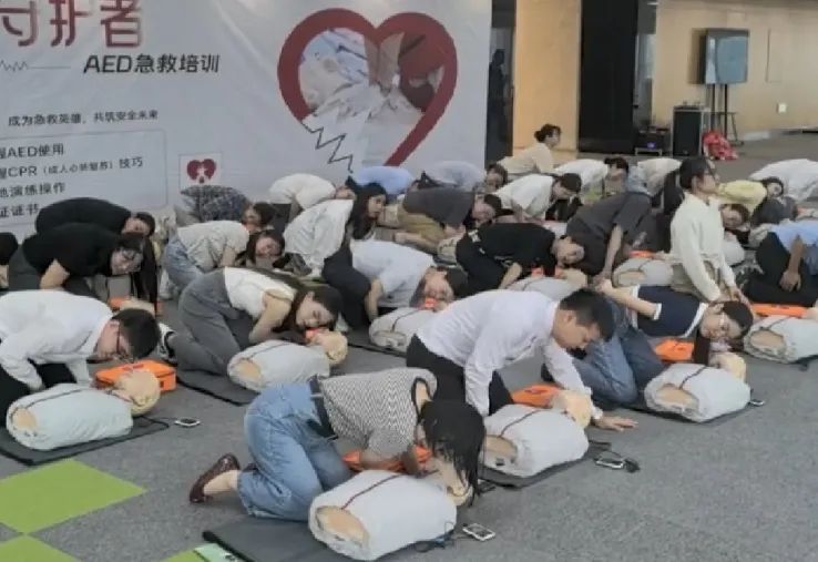 尊龙凯时 - 尊龙凯时荣耀 | 共话楼宇经济，，尊龙凯时商办斩获两项大奖！